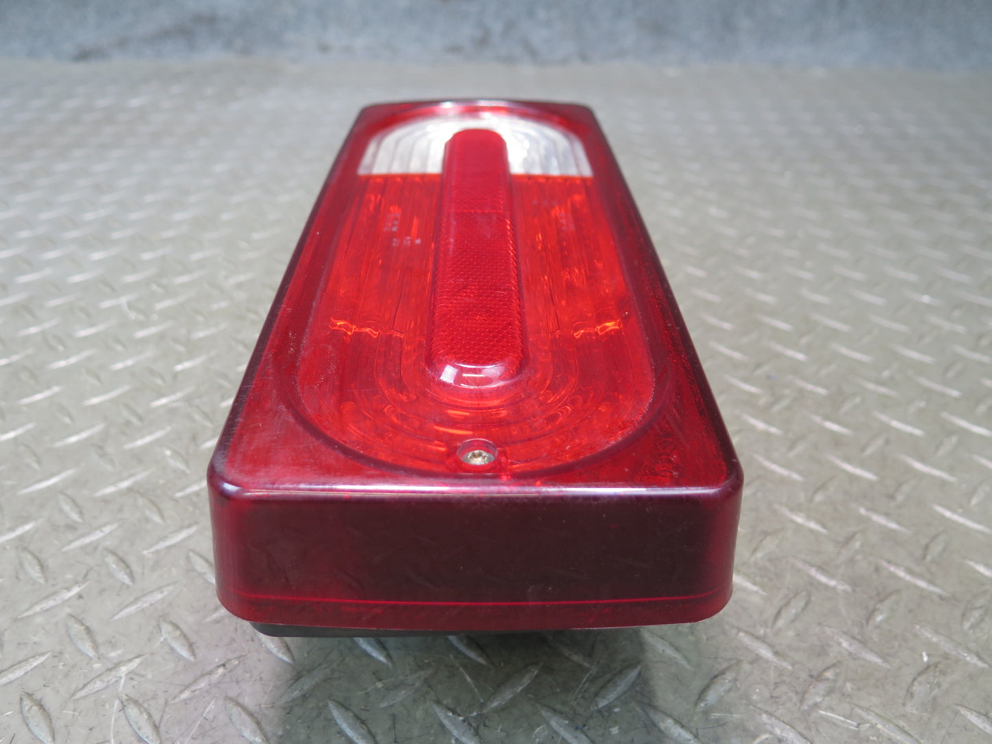 2002-2007 Mercedes W463 G500 Set of 2 Rear Left & Right Side Tail Light Lamp
