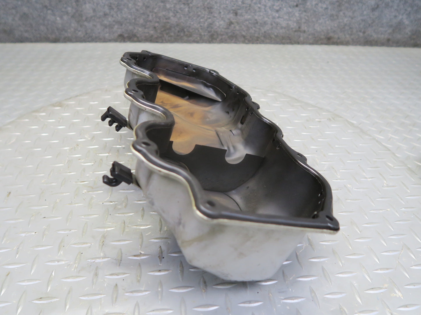 87-89 Nissan 300ZX Z31 VG30E Engine Left Cylinder Head Valve Cover OEM