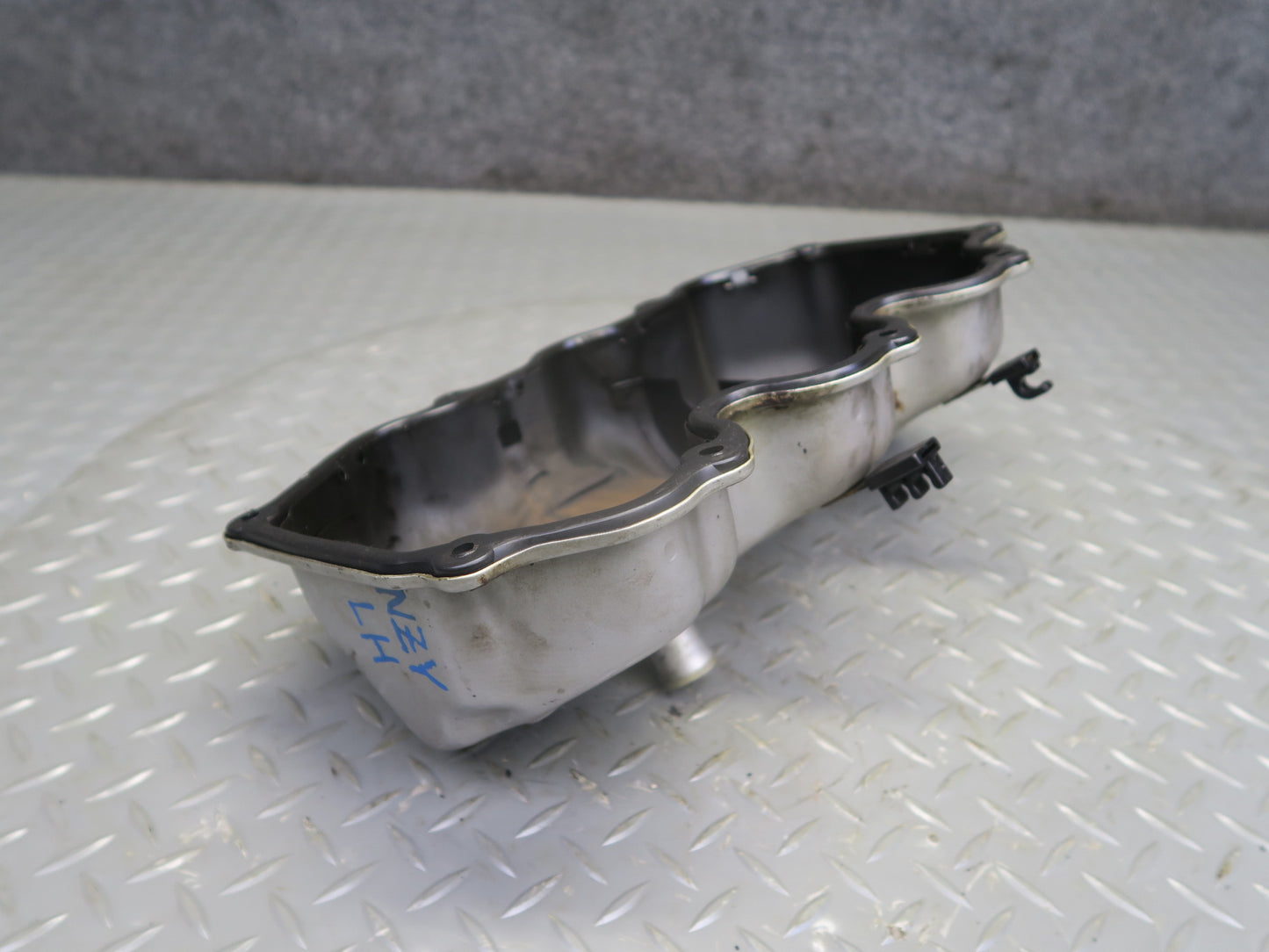 87-89 Nissan 300ZX Z31 VG30E Engine Left Cylinder Head Valve Cover OEM