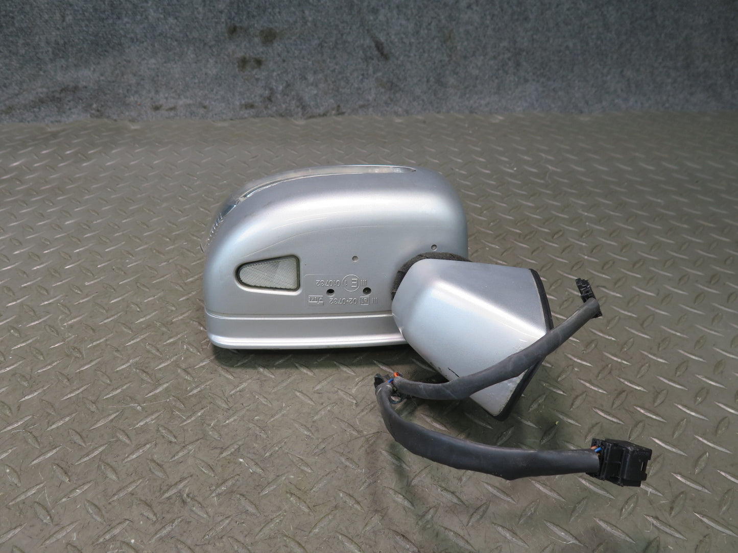 2002-2012 Mercedes W463 G500 Front Right Exterior Side View Power Heated Mirror