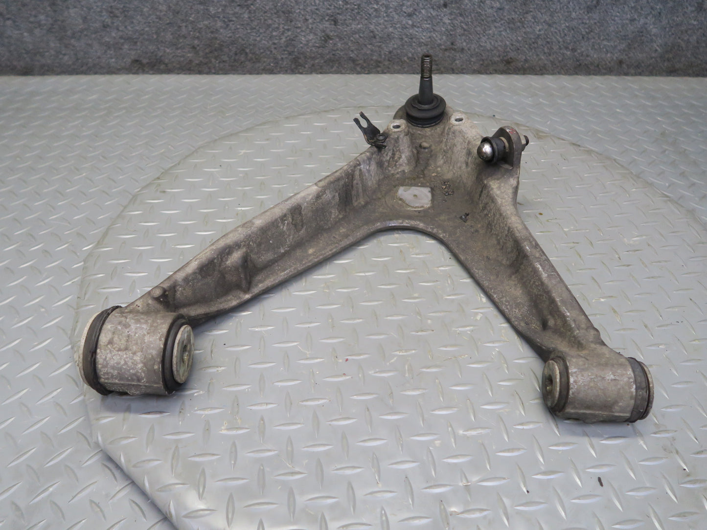 05-13 Chevrolet Corvette C6 Front Left Upper & Lower Control Arm Set OEM