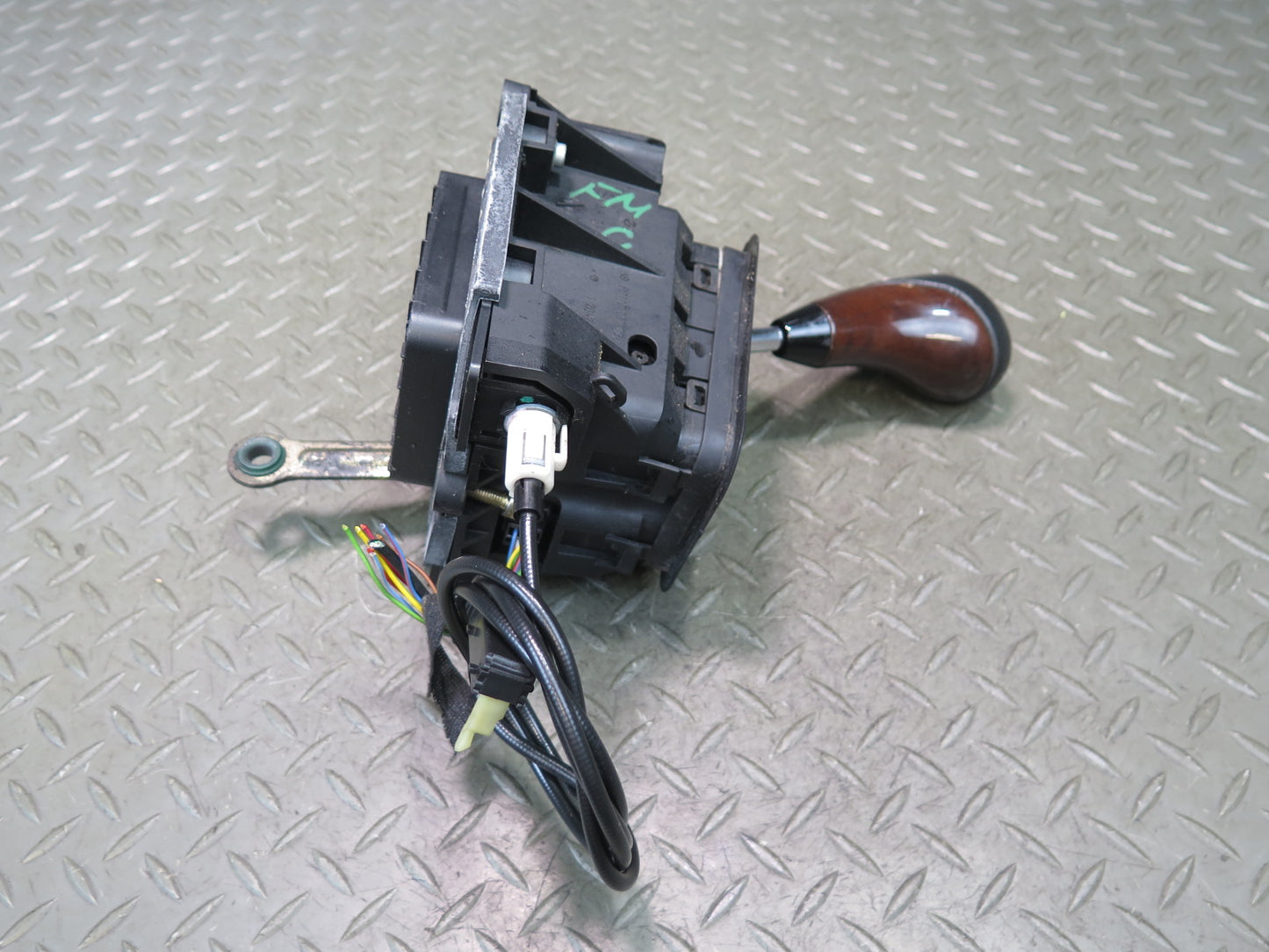 2003 Mercedes W463 G500 A/T Automatic Transmission Shifter w Wood Trim & Cable