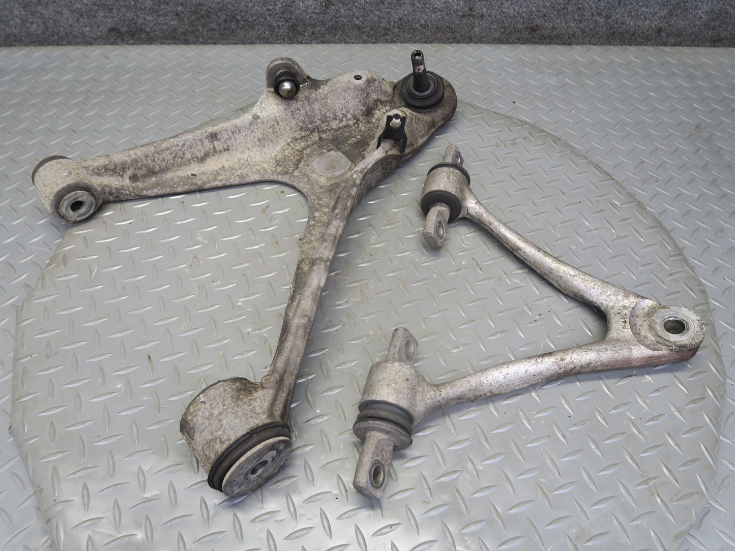 05-13 Chevrolet Corvette C6 Front Right Upper & Lower Control Arm Set OEM