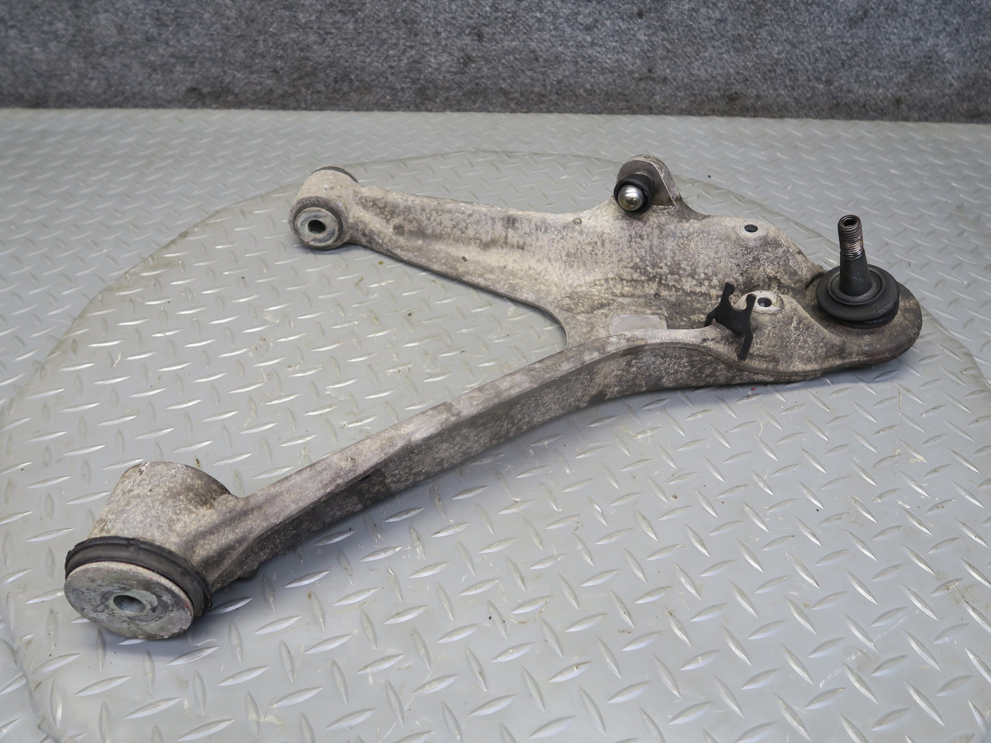 05-13 Chevrolet Corvette C6 Front Right Upper & Lower Control Arm Set OEM