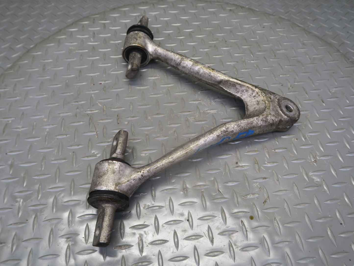 05-13 Chevrolet Corvette C6 Front Right Upper & Lower Control Arm Set OEM
