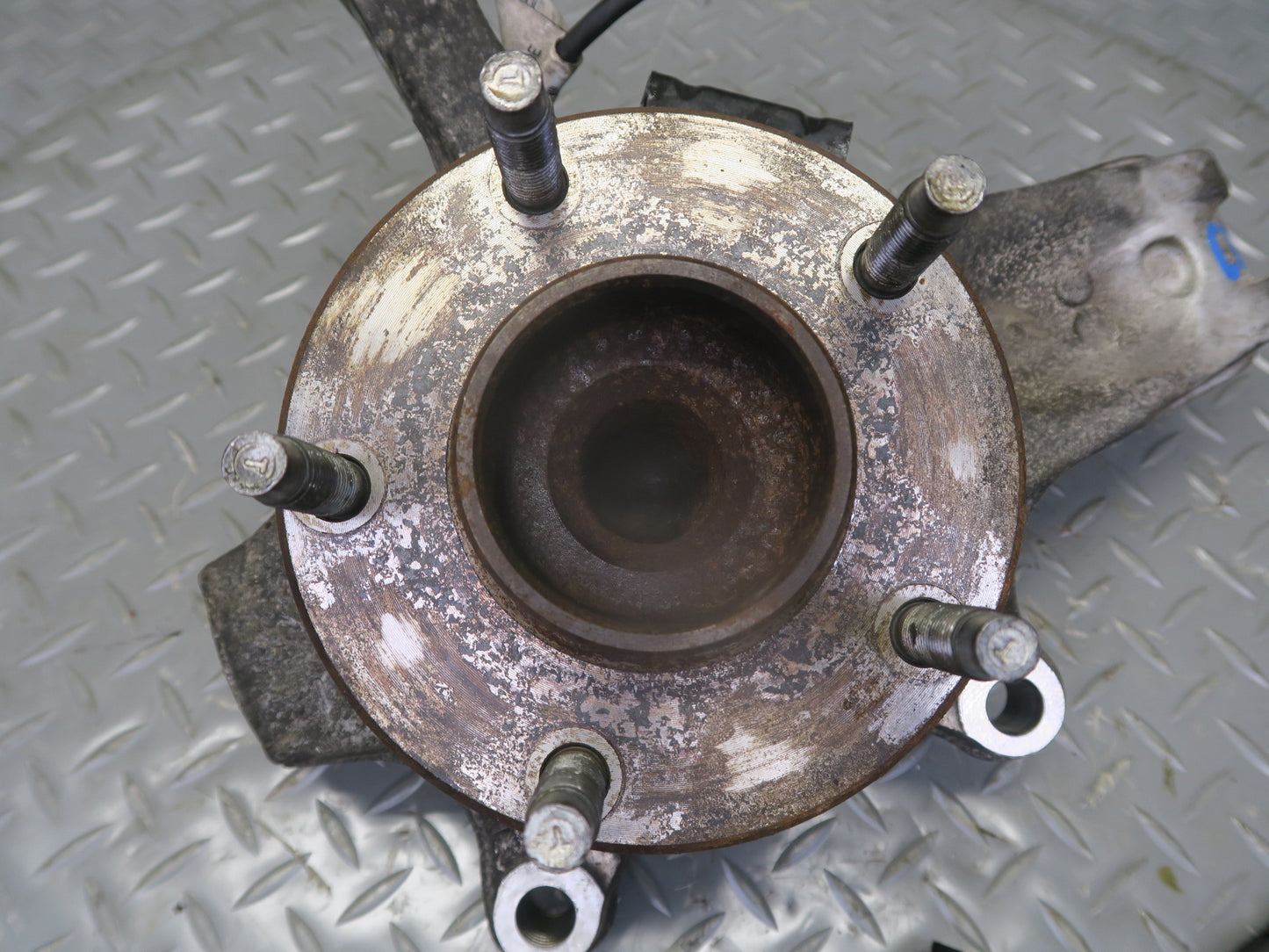05-08 Chevrolet Corvette C6 Front Left Spindle Knuckle Wheel Hub Bearing OEM