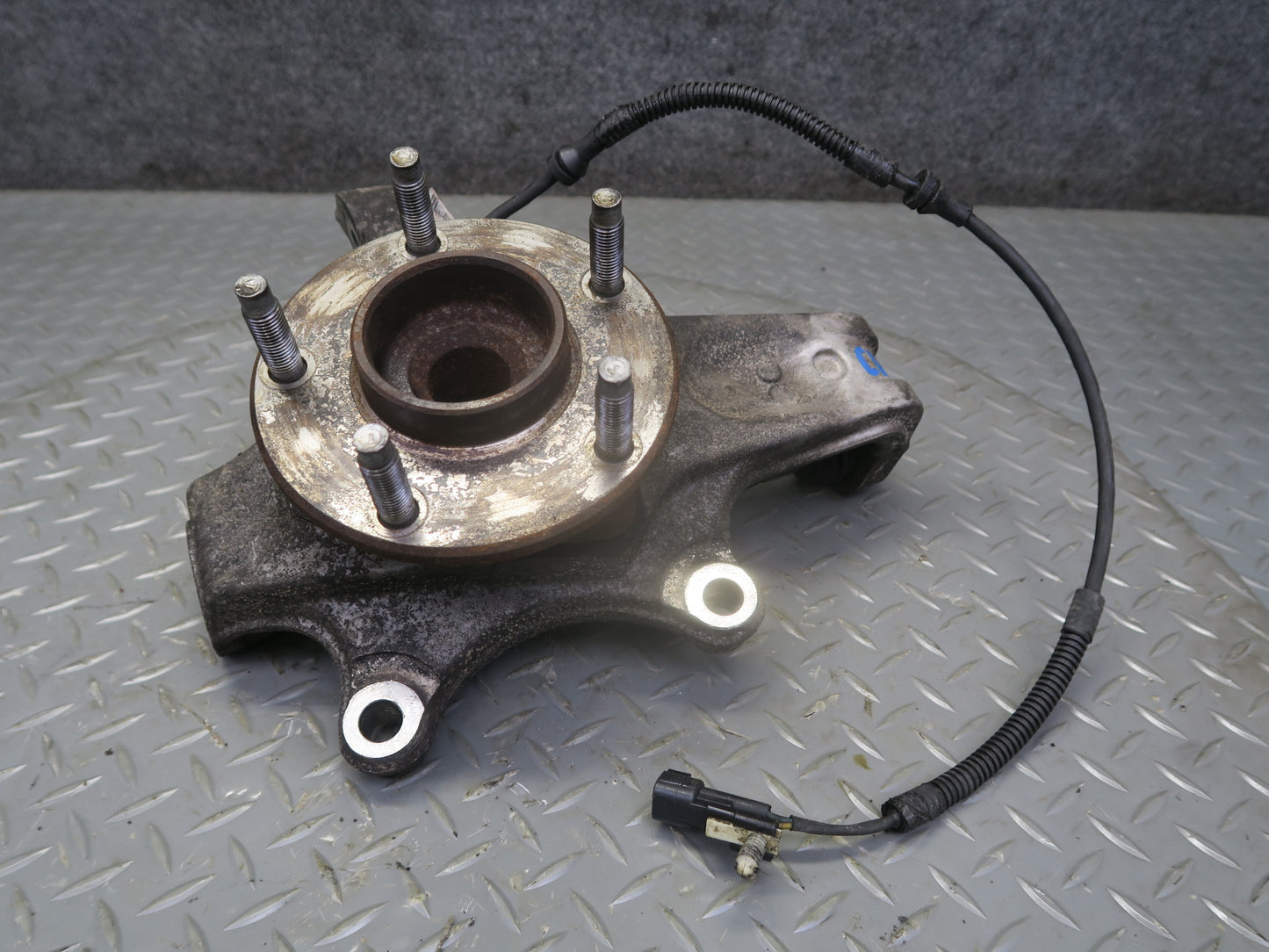 05-08 Chevrolet Corvette C6 Front Left Spindle Knuckle Wheel Hub Bearing OEM