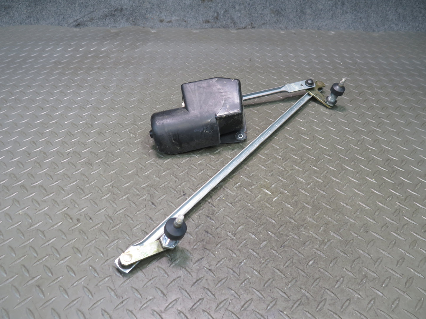 2002-2012 Mercedes W463 G500 G550 G55 AMG Front Windshield Wiper Linkage w Motor