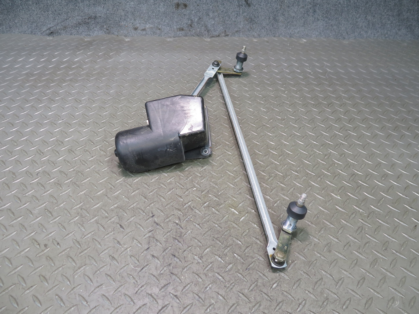 2002-2012 Mercedes W463 G500 G550 G55 AMG Front Windshield Wiper Linkage w Motor