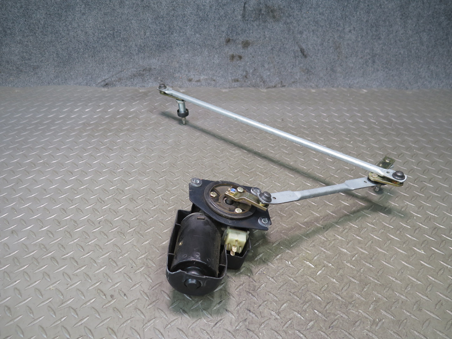 2002-2012 Mercedes W463 G500 G550 G55 AMG Front Windshield Wiper Linkage w Motor