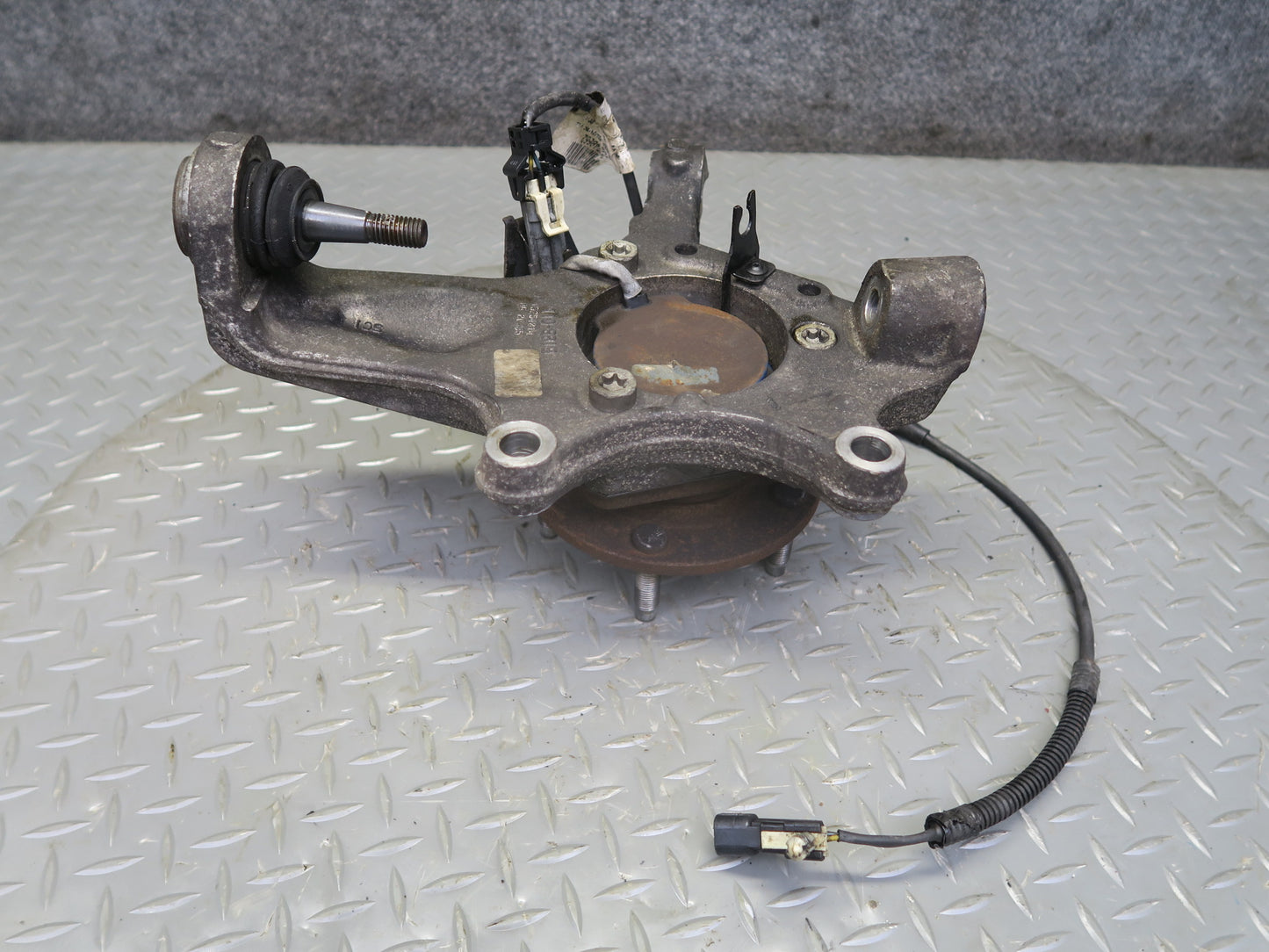 05-08 Chevrolet Corvette C6 Front Left Spindle Knuckle Wheel Hub Bearing OEM