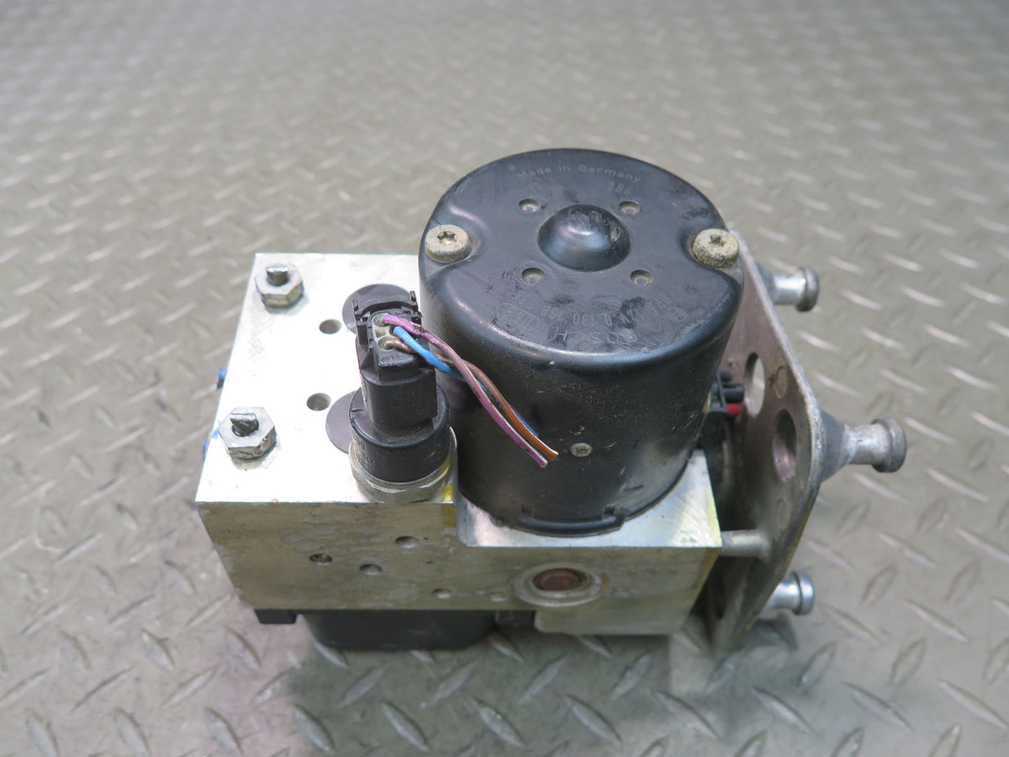 2002-2007 Mercedes W463 G500 AMG Anti Lock Brake ABS Pump Module