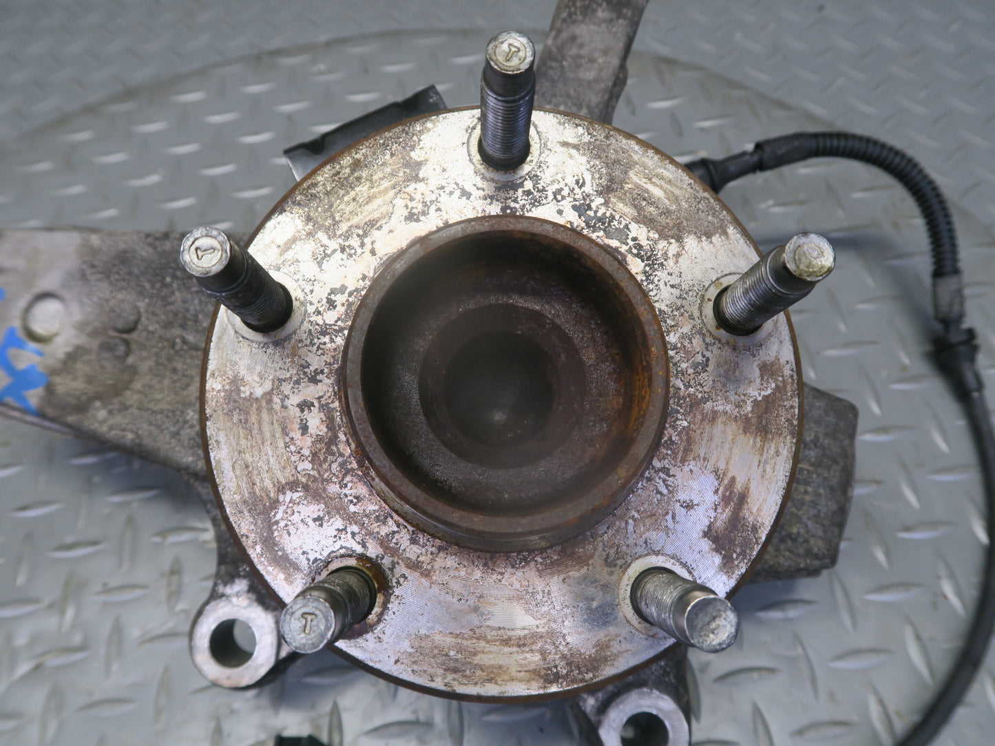 05-08 Chevrolet Corvette C6 Front Right Spindle Knuckle Wheel Hub Bearing OEM