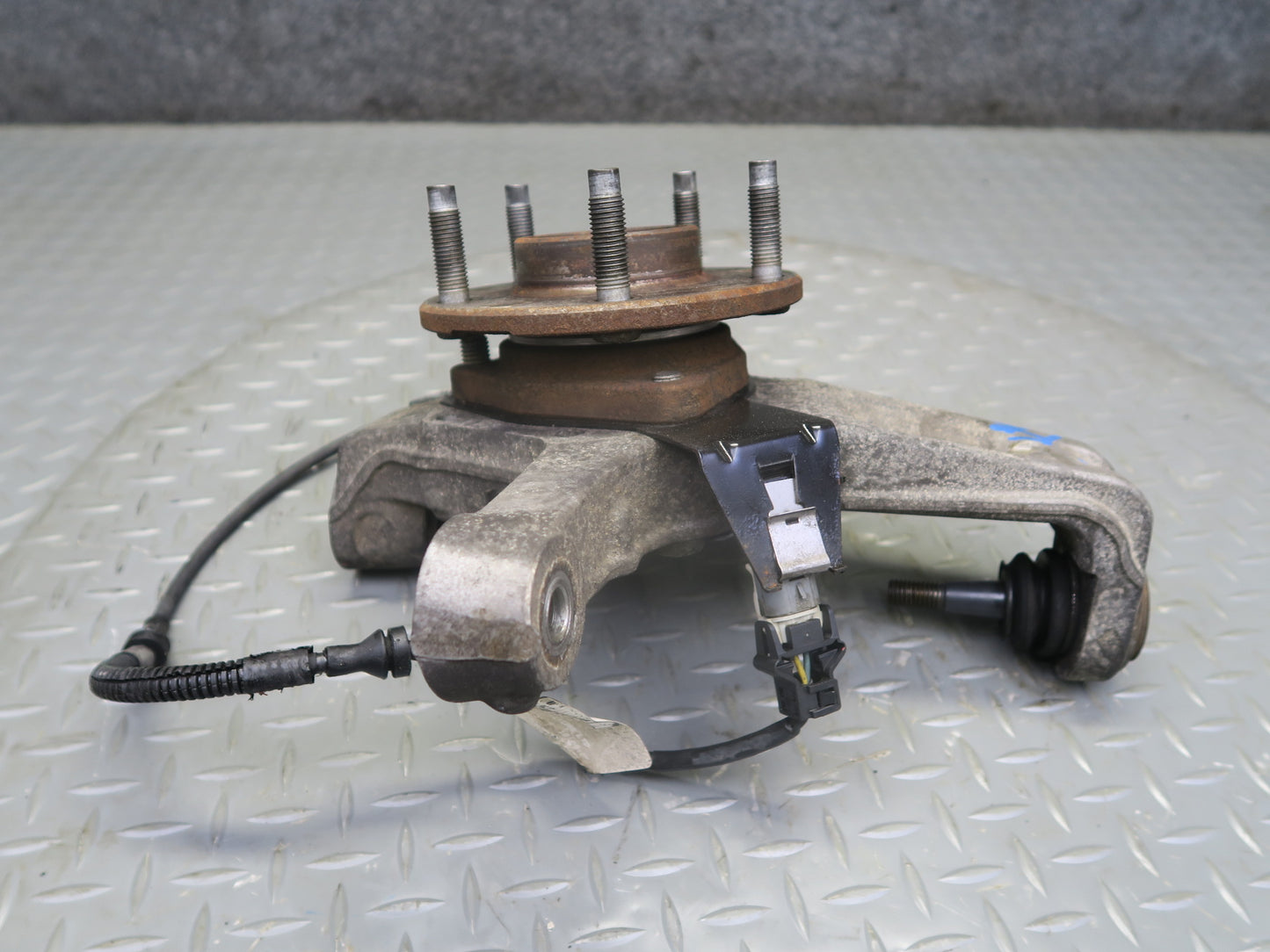 05-08 Chevrolet Corvette C6 Front Right Spindle Knuckle Wheel Hub Bearing OEM