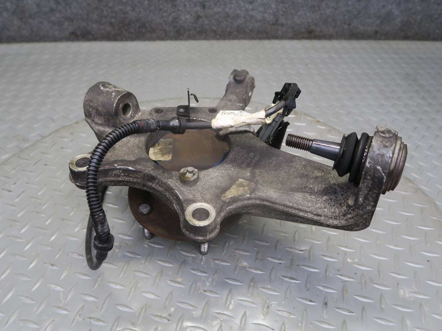 05-08 Chevrolet Corvette C6 Front Right Spindle Knuckle Wheel Hub Bearing OEM