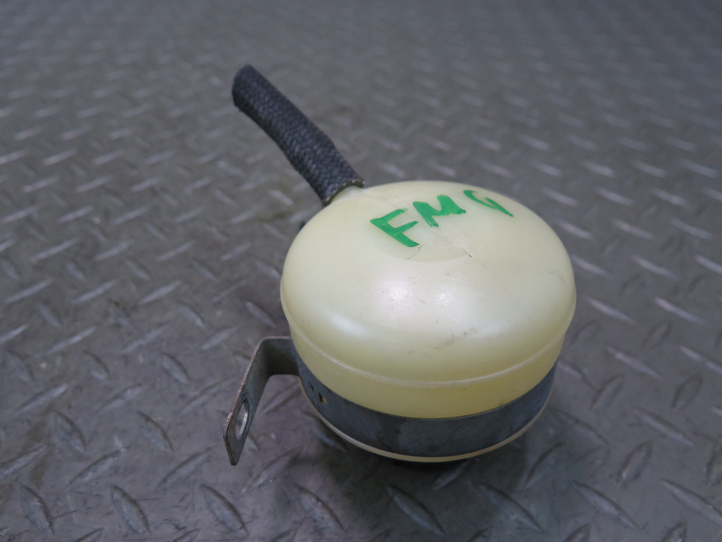 2002-2012 Mercedes W463 G500 Differential Lock Cylinder Expansion Tank Reservoir