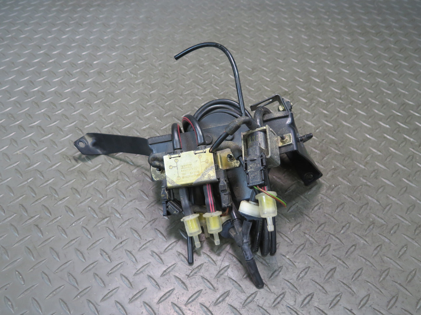 2002-2007 Mercedes W463 G500 EGR Vacuum Change Over Valve