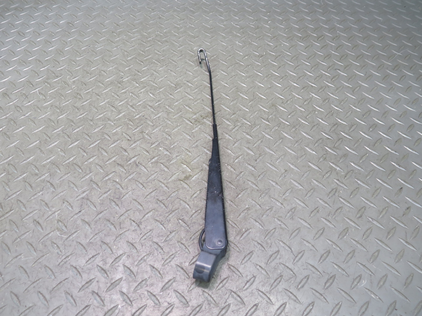 2002-2018 Mercedes W463 G500 G550 G55 AMG Front Left Right Wiper Arm Set of 2