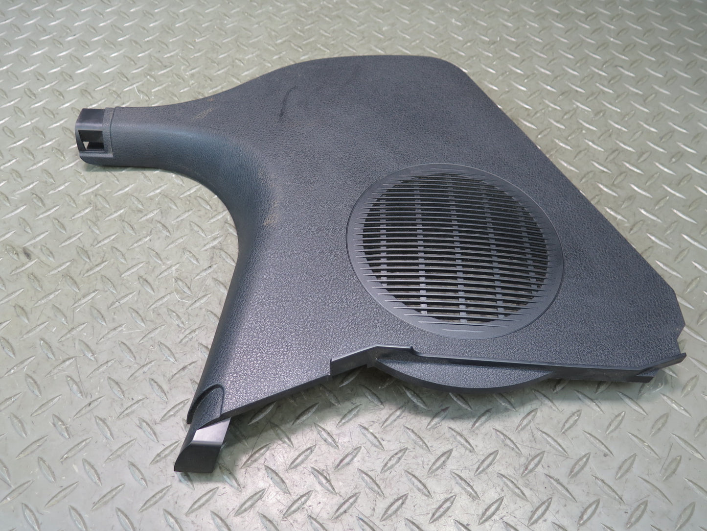 09-16 BMW E89 Z4 Set of 2 Front Left & Right Kick Lower Trim Cover Panel OEM