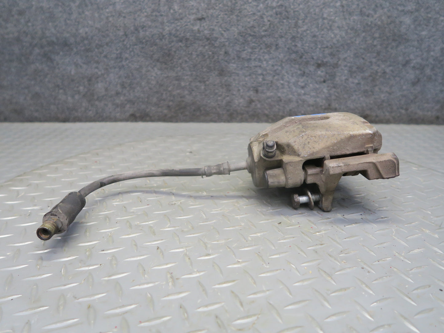 97-03 BMW E39 540i Sedan Set of 2 Rear Left & Right Brake Caliper  OEM