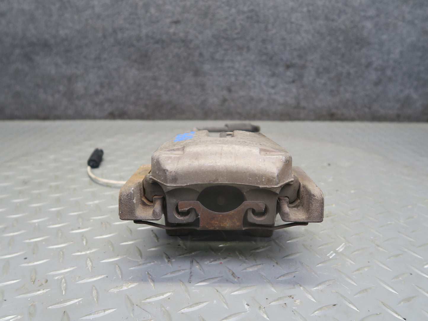 97-03 BMW E39 540i Sedan Set of 2 Rear Left & Right Brake Caliper  OEM