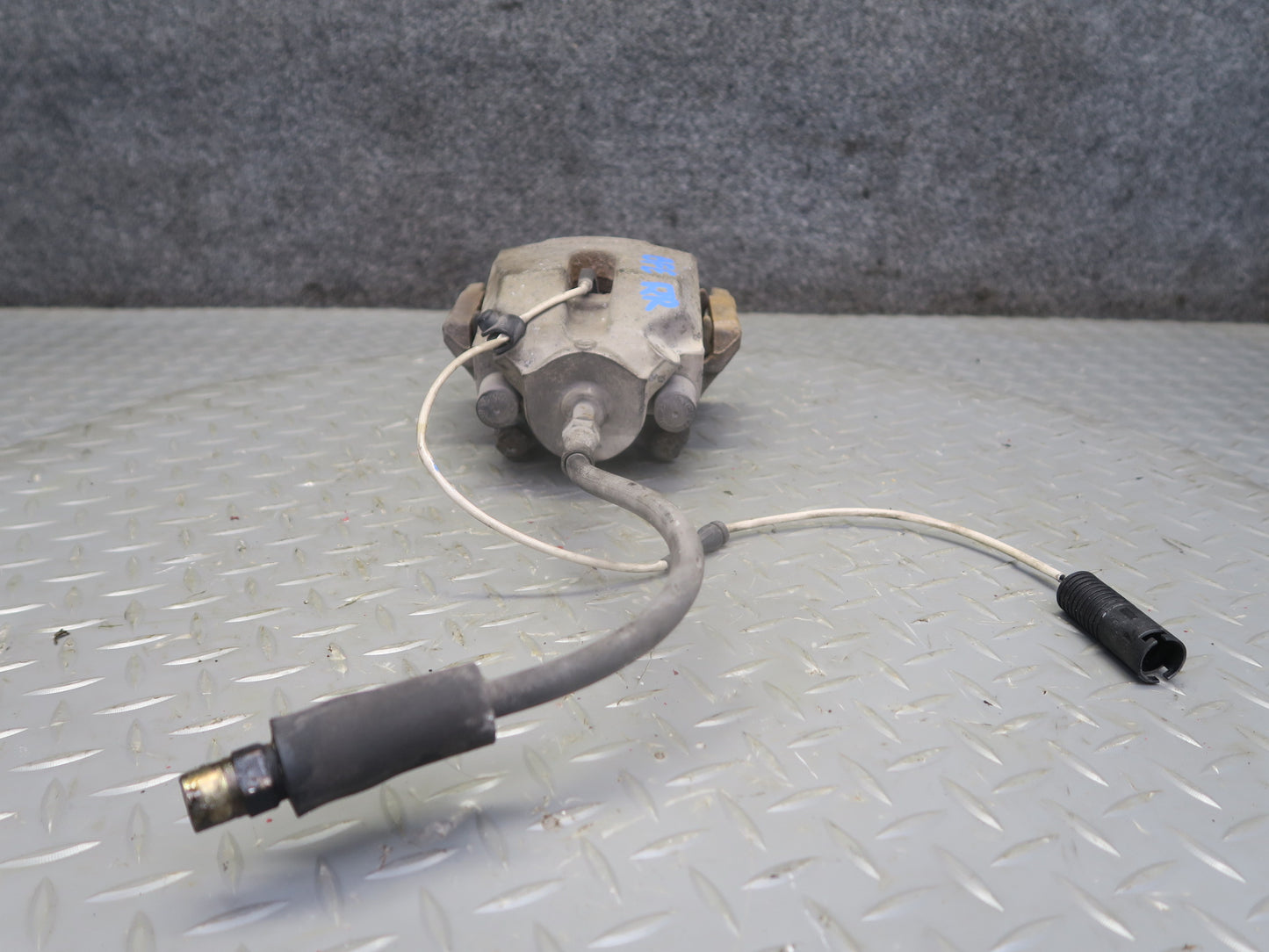 97-03 BMW E39 540i Sedan Set of 2 Rear Left & Right Brake Caliper  OEM
