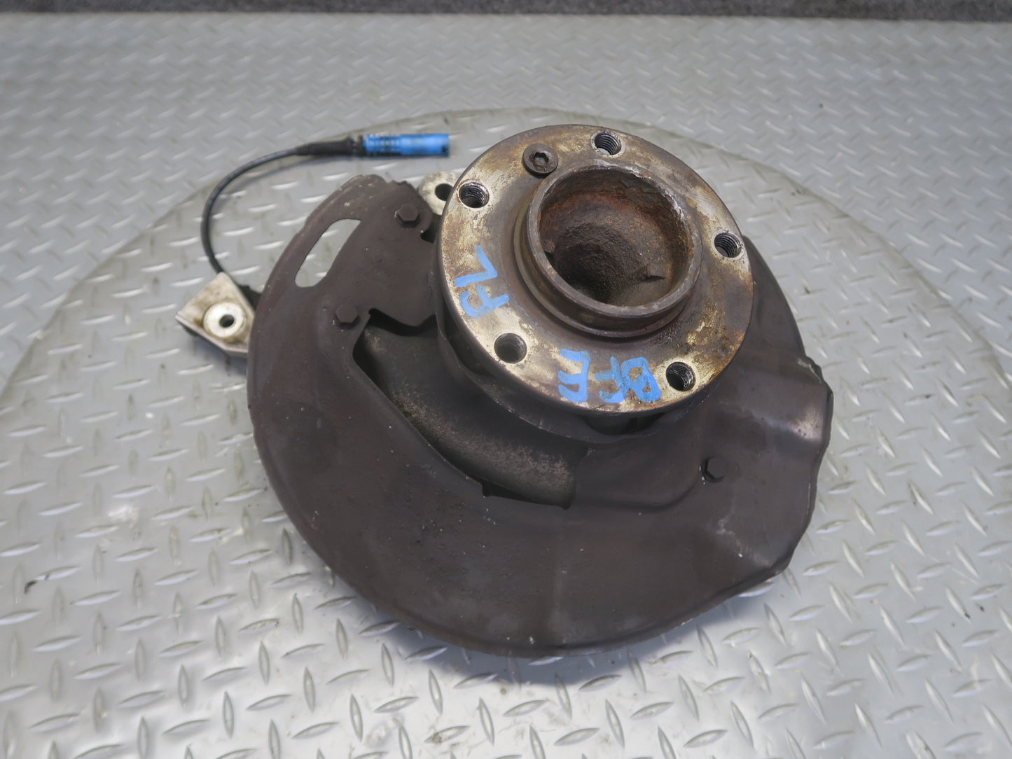 97-03 BMW E39 540i RWD Front Left Spindle Knuckle Wheel Hub Bearing OEM