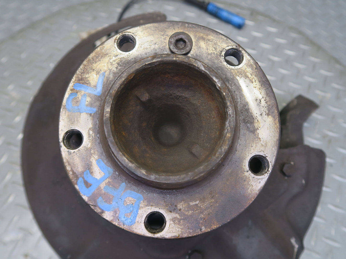 97-03 BMW E39 540i RWD Front Left Spindle Knuckle Wheel Hub Bearing OEM