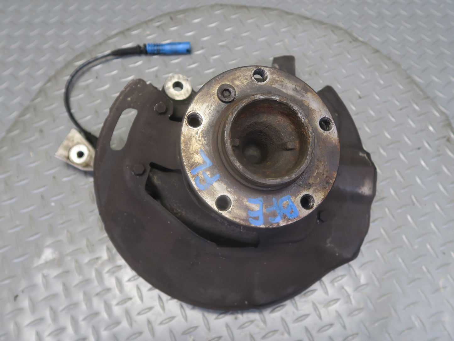 97-03 BMW E39 540i RWD Front Left Spindle Knuckle Wheel Hub Bearing OEM