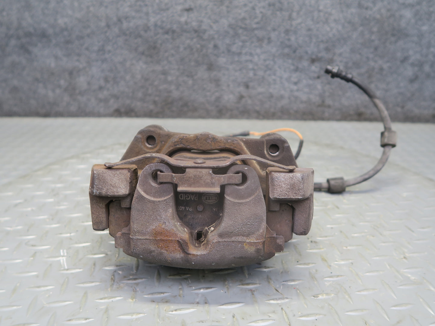 97-03 BMW E39 540i Set of 2 Front Left & Right Brake Caliper OEM