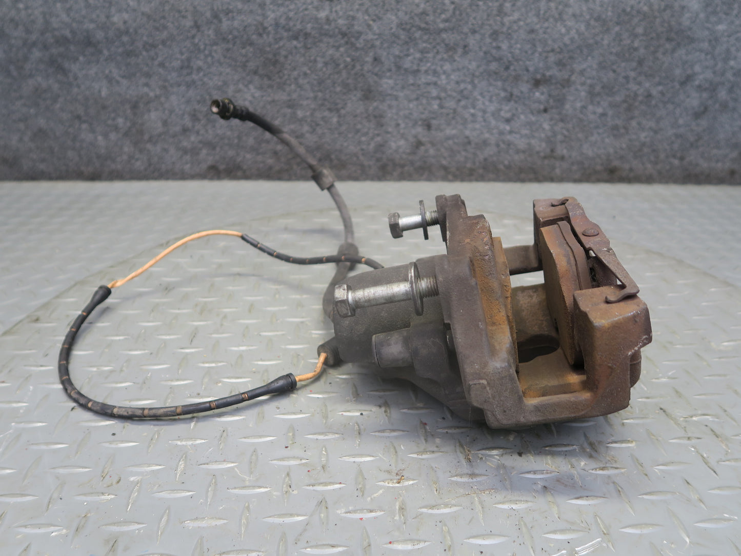 97-03 BMW E39 540i Set of 2 Front Left & Right Brake Caliper OEM