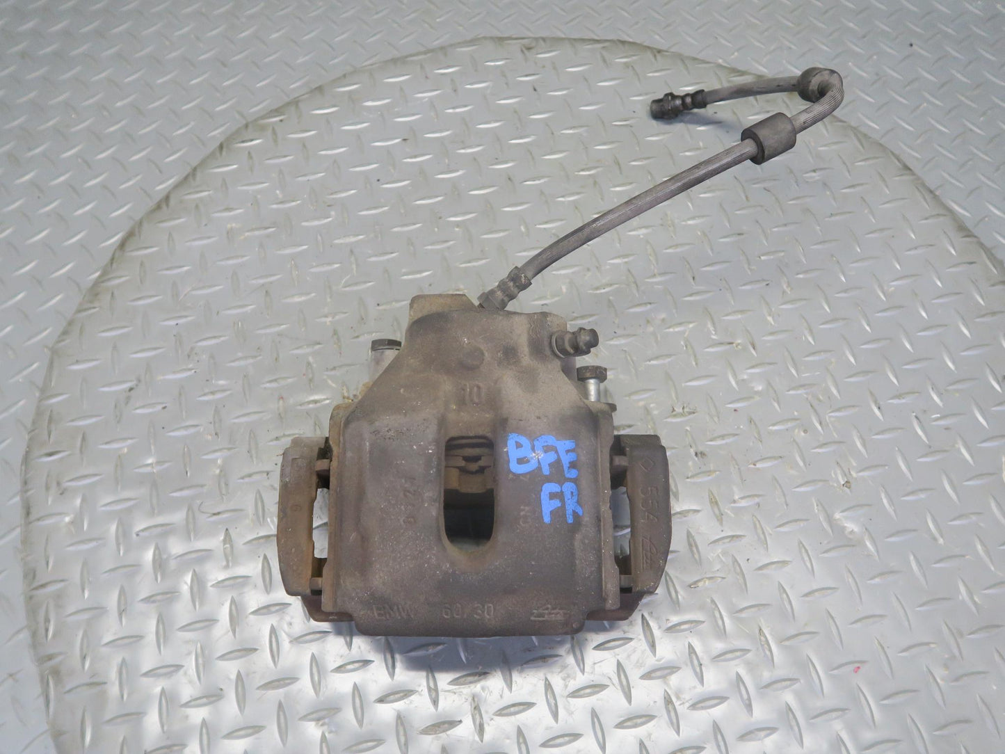 97-03 BMW E39 540i Set of 2 Front Left & Right Brake Caliper OEM