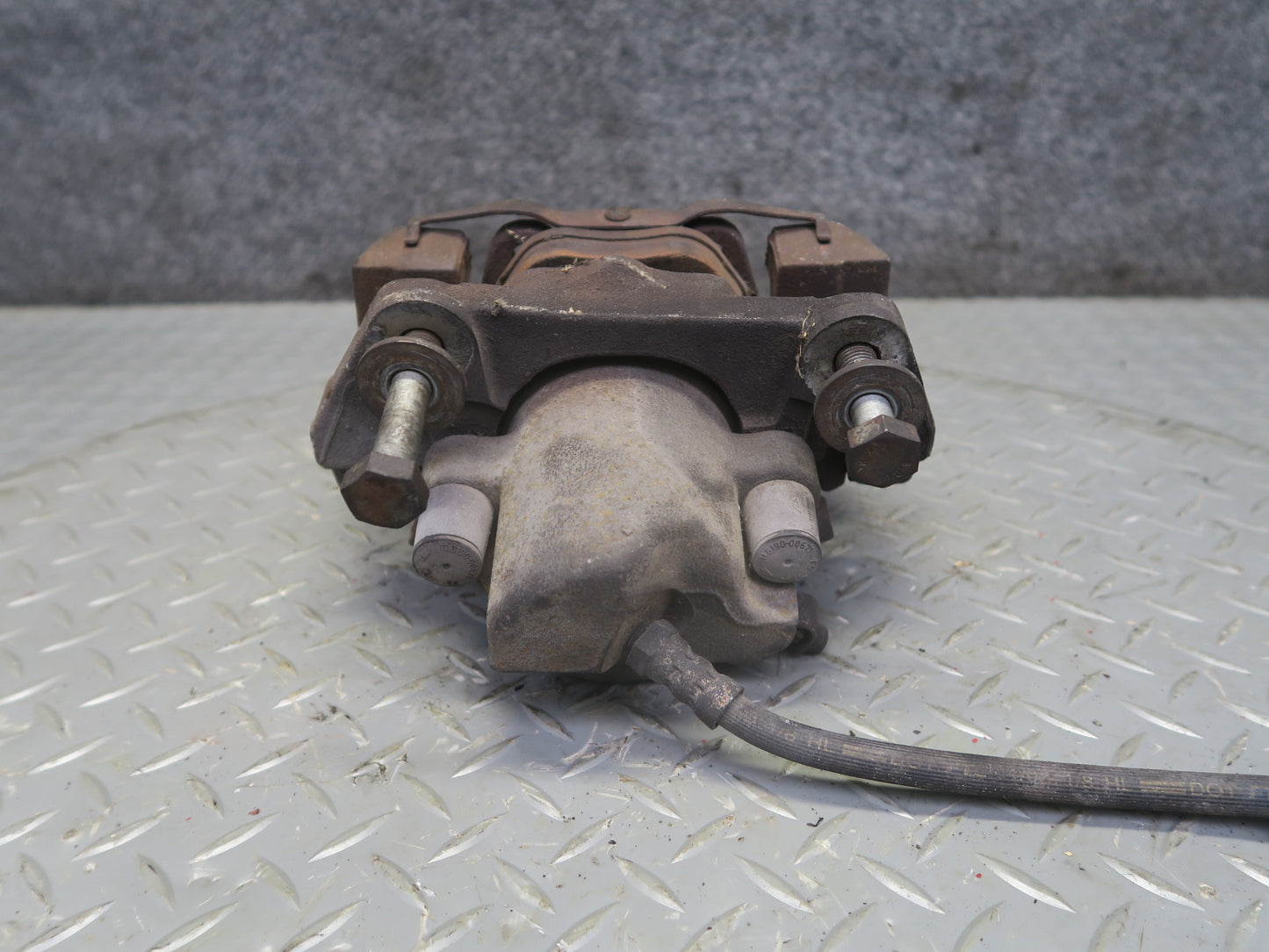 97-03 BMW E39 540i Set of 2 Front Left & Right Brake Caliper OEM
