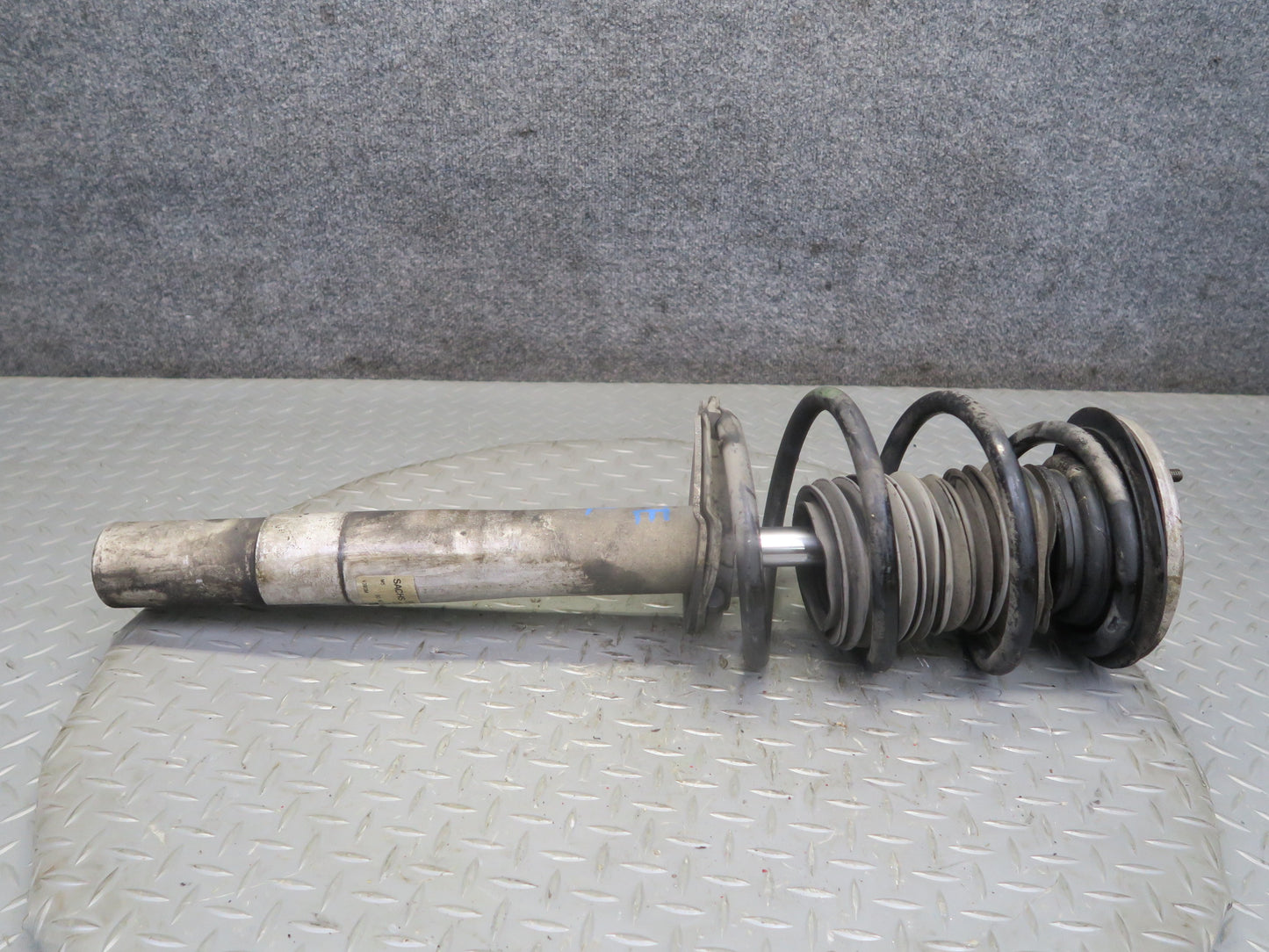 00-03 BMW E39 540i RWD Sedan Set of 2 Front M-sport Strut Shock Absorber OEM