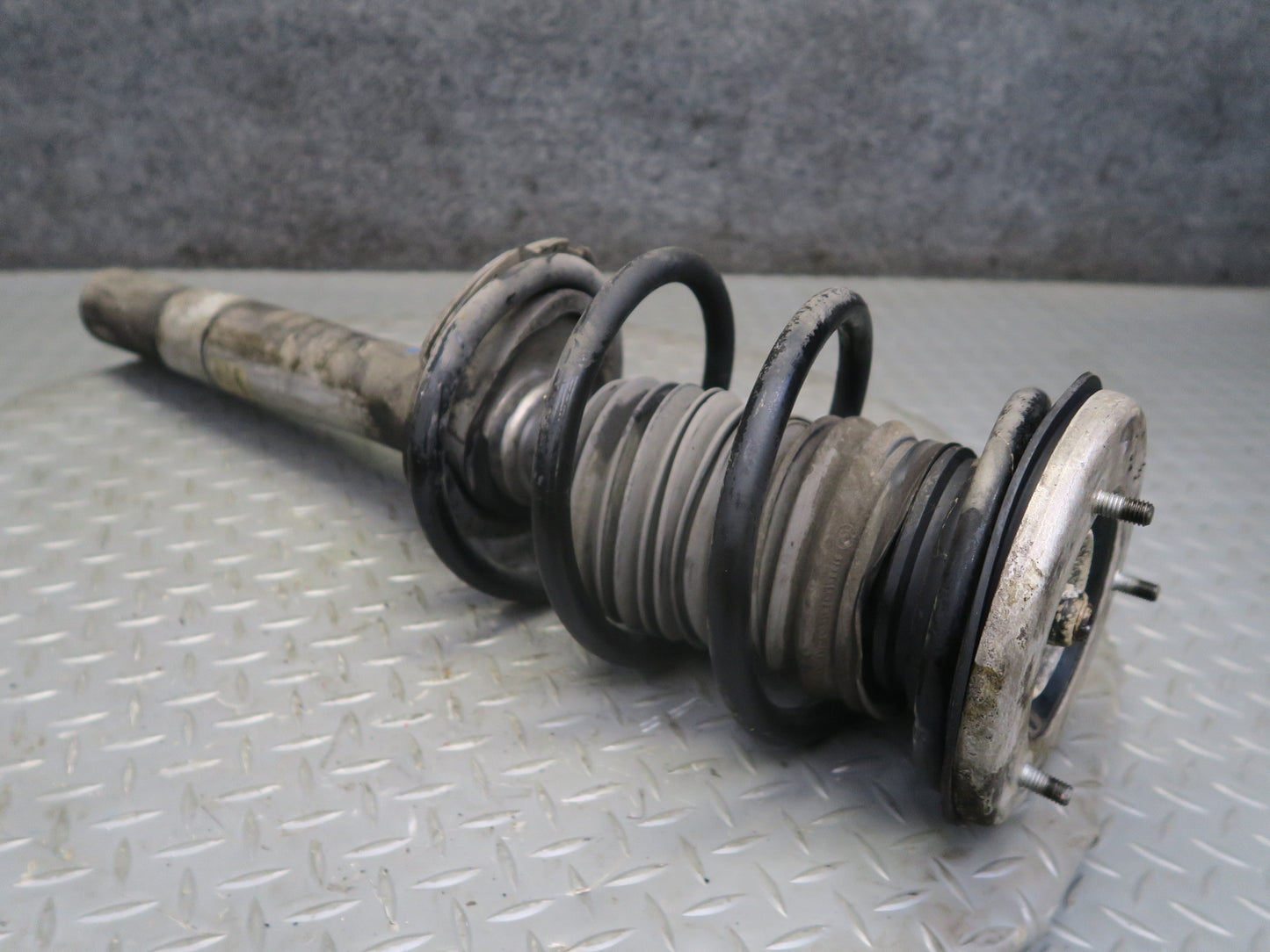 00-03 BMW E39 540i RWD Sedan Set of 2 Front M-sport Strut Shock Absorber OEM