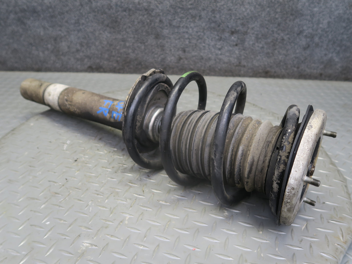 00-03 BMW E39 540i RWD Sedan Set of 2 Front M-sport Strut Shock Absorber OEM