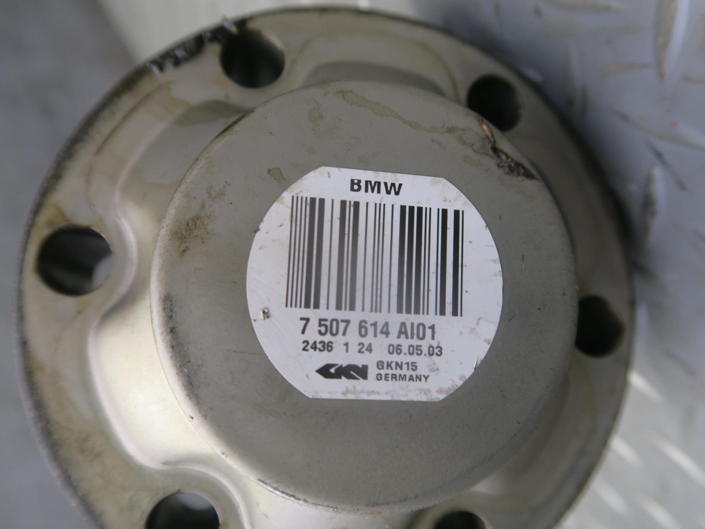 97-03 BMW E39 540i M62 RWD A/T Rear Left or Right Axle Shaft 7507614 OEM