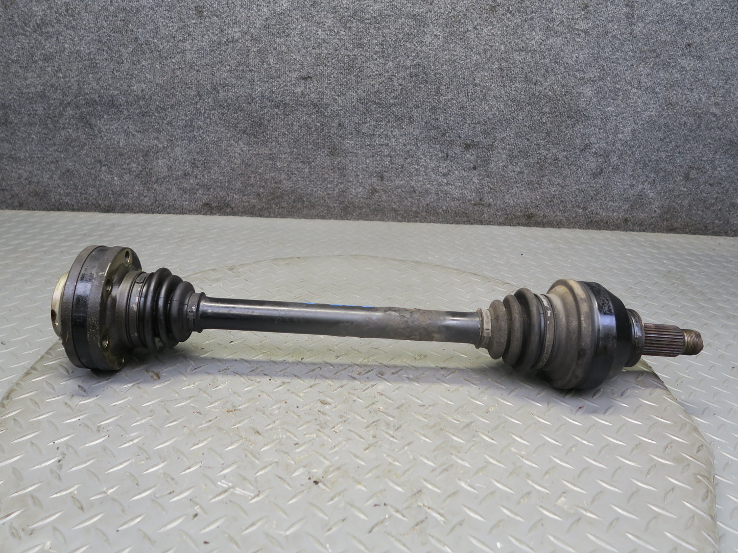 97-03 BMW E39 540i M62 RWD A/T Rear Left or Right Axle Shaft 7507614 OEM