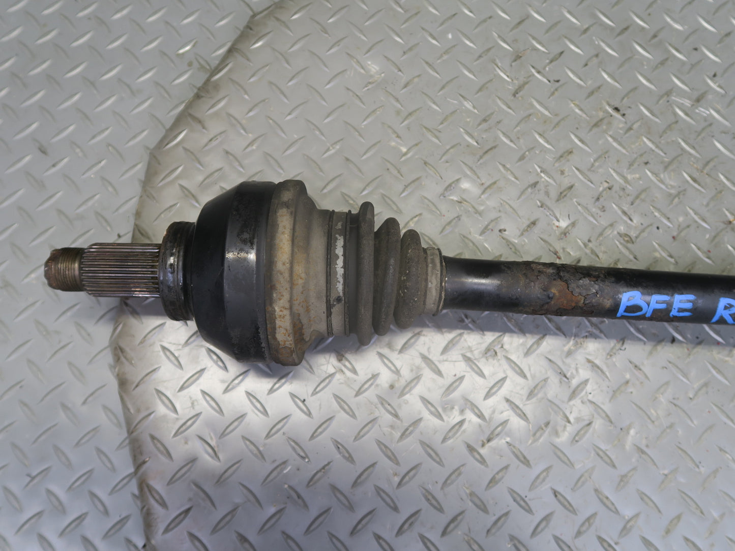 97-03 BMW E39 540i M62 RWD A/T Rear Left or Right Axle Shaft 7507614 OEM