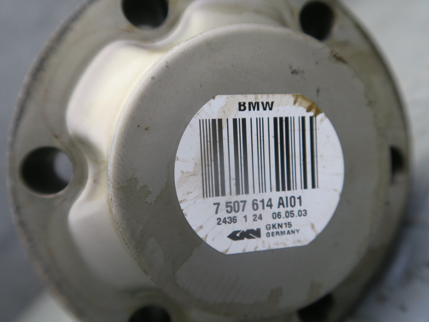 97-03 BMW E39 540i M62 RWD A/T Rear Right or Left Axle Shaft 7507614 OEM