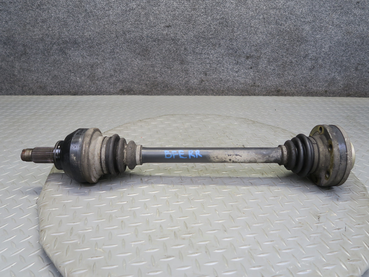 97-03 BMW E39 540i M62 RWD A/T Rear Right or Left Axle Shaft 7507614 OEM