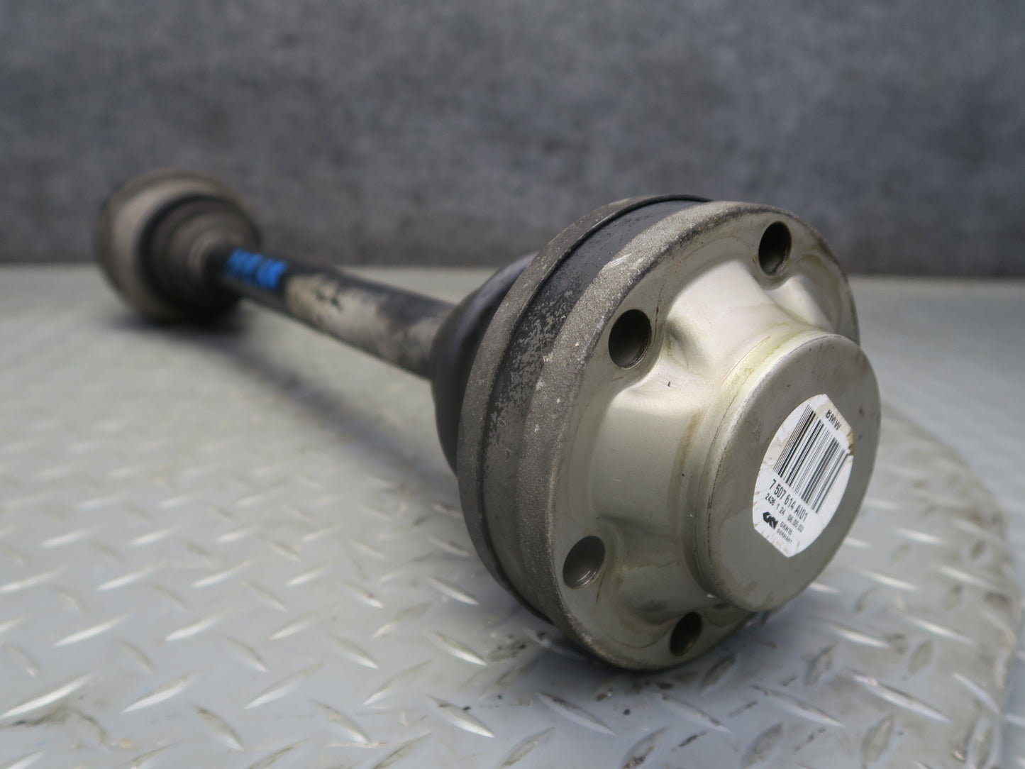 97-03 BMW E39 540i M62 RWD A/T Rear Right or Left Axle Shaft 7507614 OEM