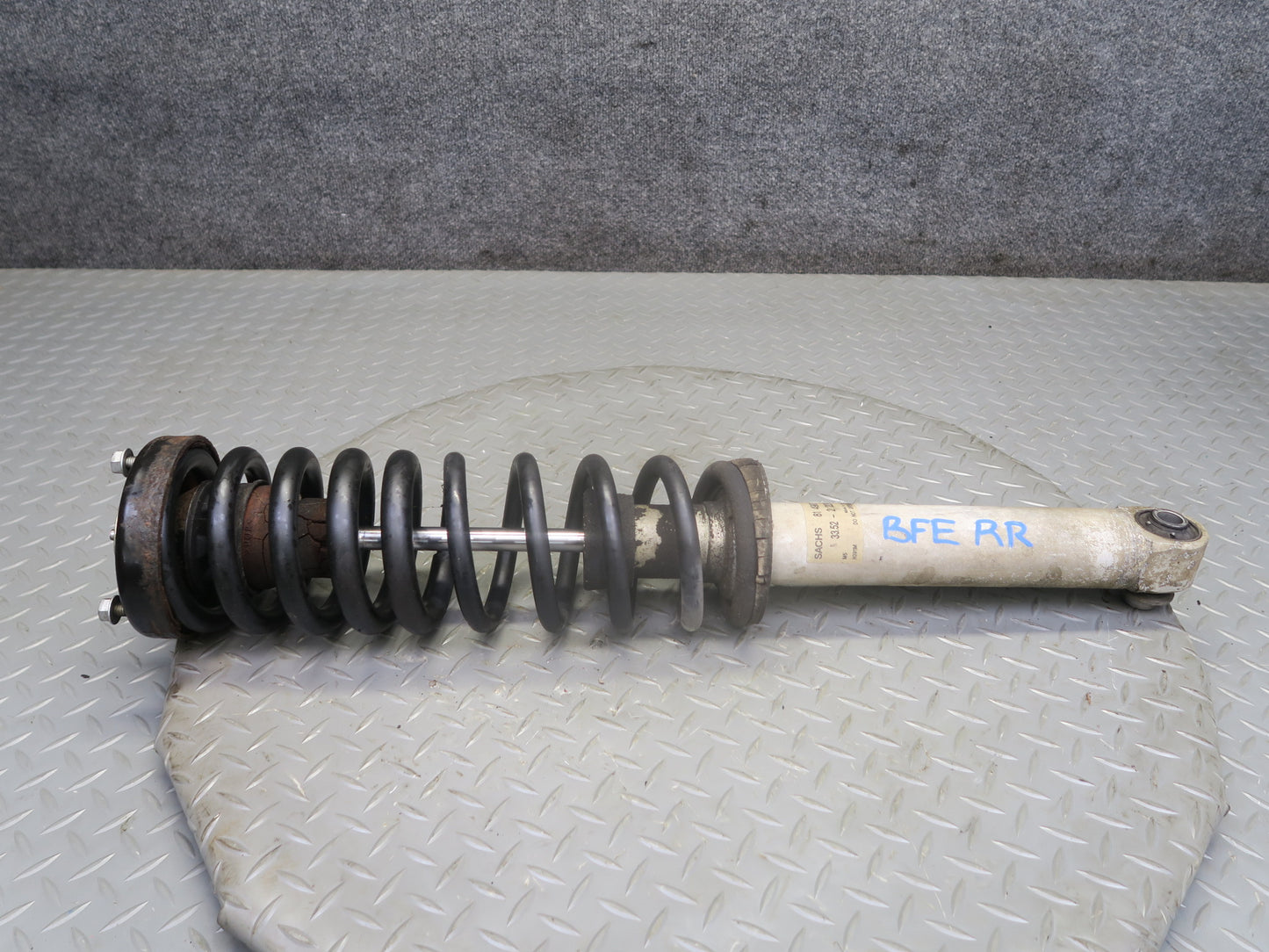 00-03 BMW E39 540i Sedan Rear Left & Right Strut Spring Shock Absorber Set OEM