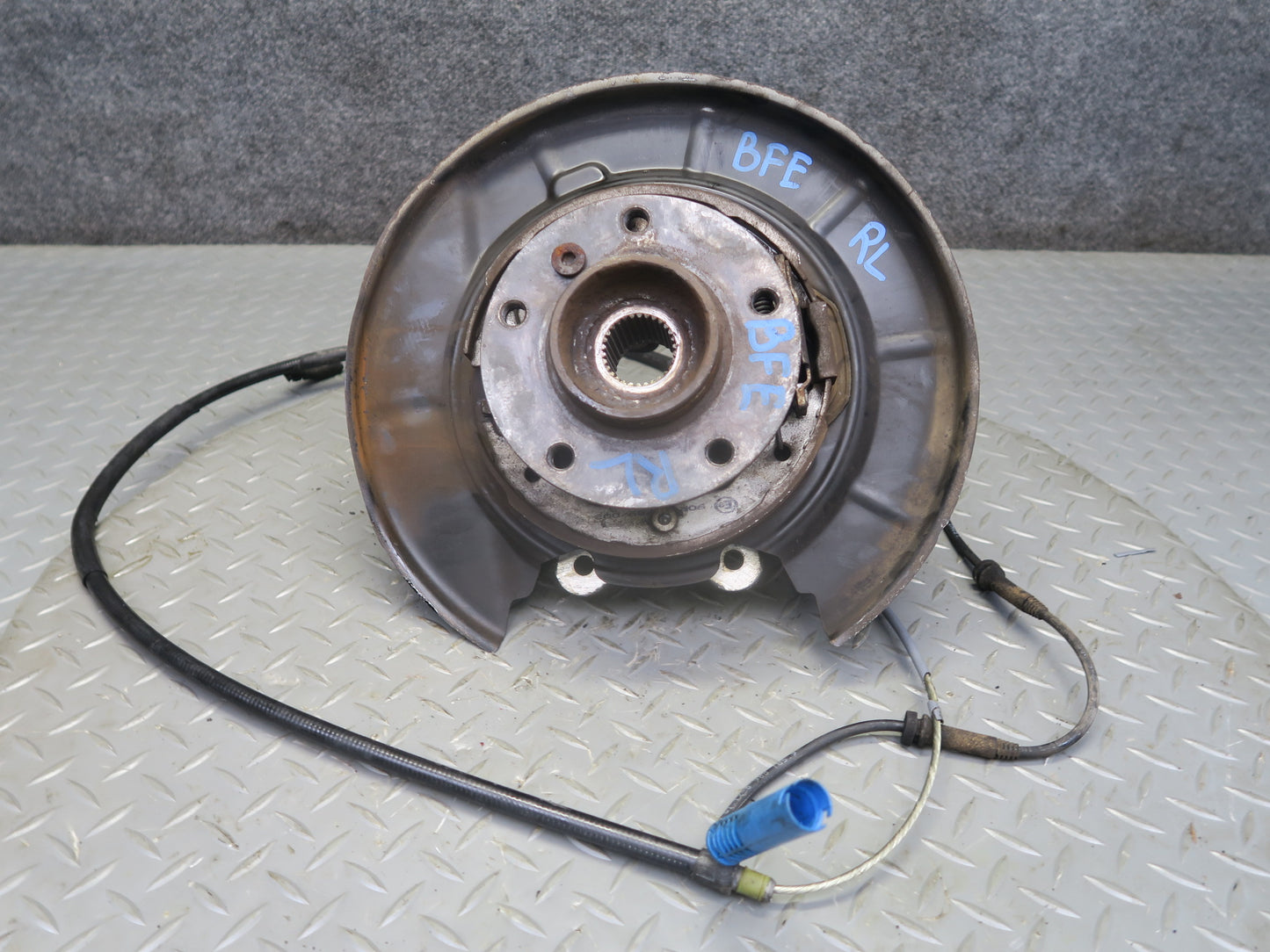 02-03 BMW E39 540ia Sedan RWD Rear Left Spindle Knuckle Wheel Hub Bearing OEM