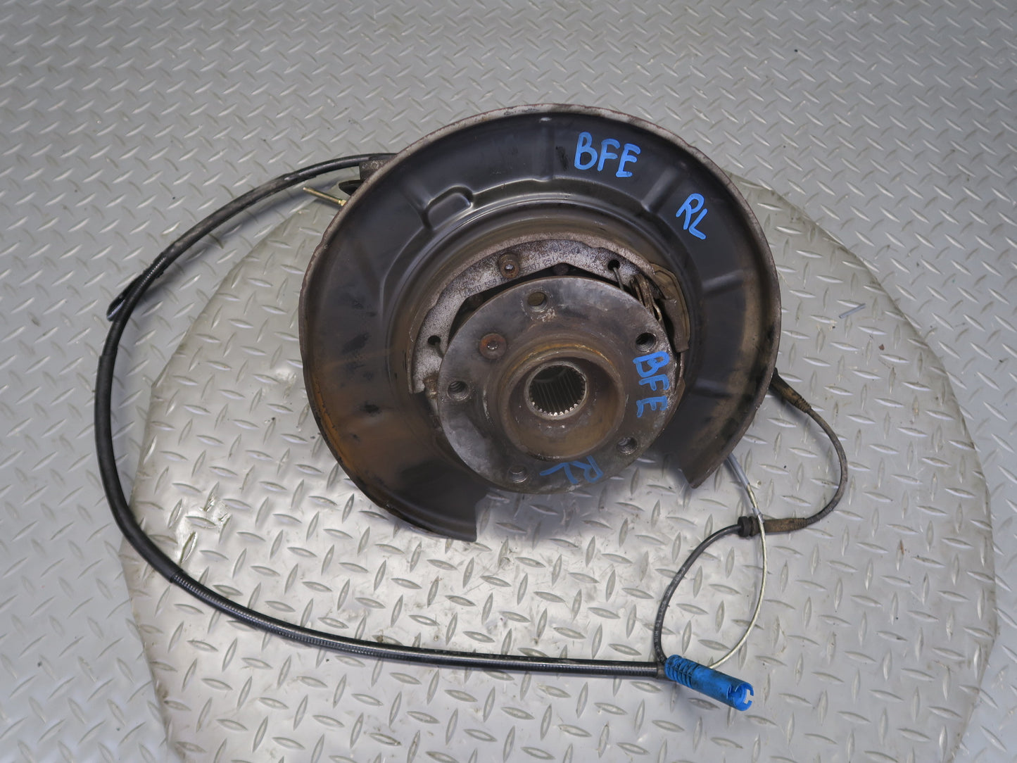 02-03 BMW E39 540ia Sedan RWD Rear Left Spindle Knuckle Wheel Hub Bearing OEM