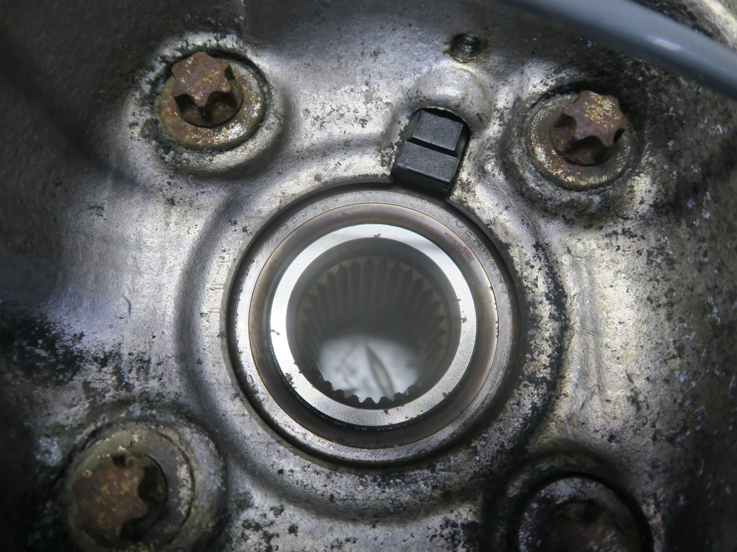 02-03 BMW E39 540ia Sedan RWD Rear Left Spindle Knuckle Wheel Hub Bearing OEM