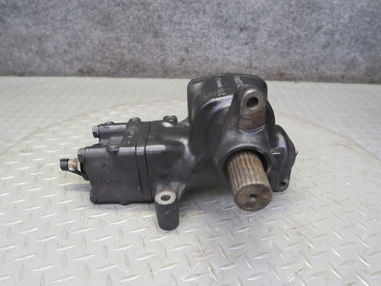 97-03 BMW E39 540ia M62 Hydraulic Power Steering Gear Box OEM