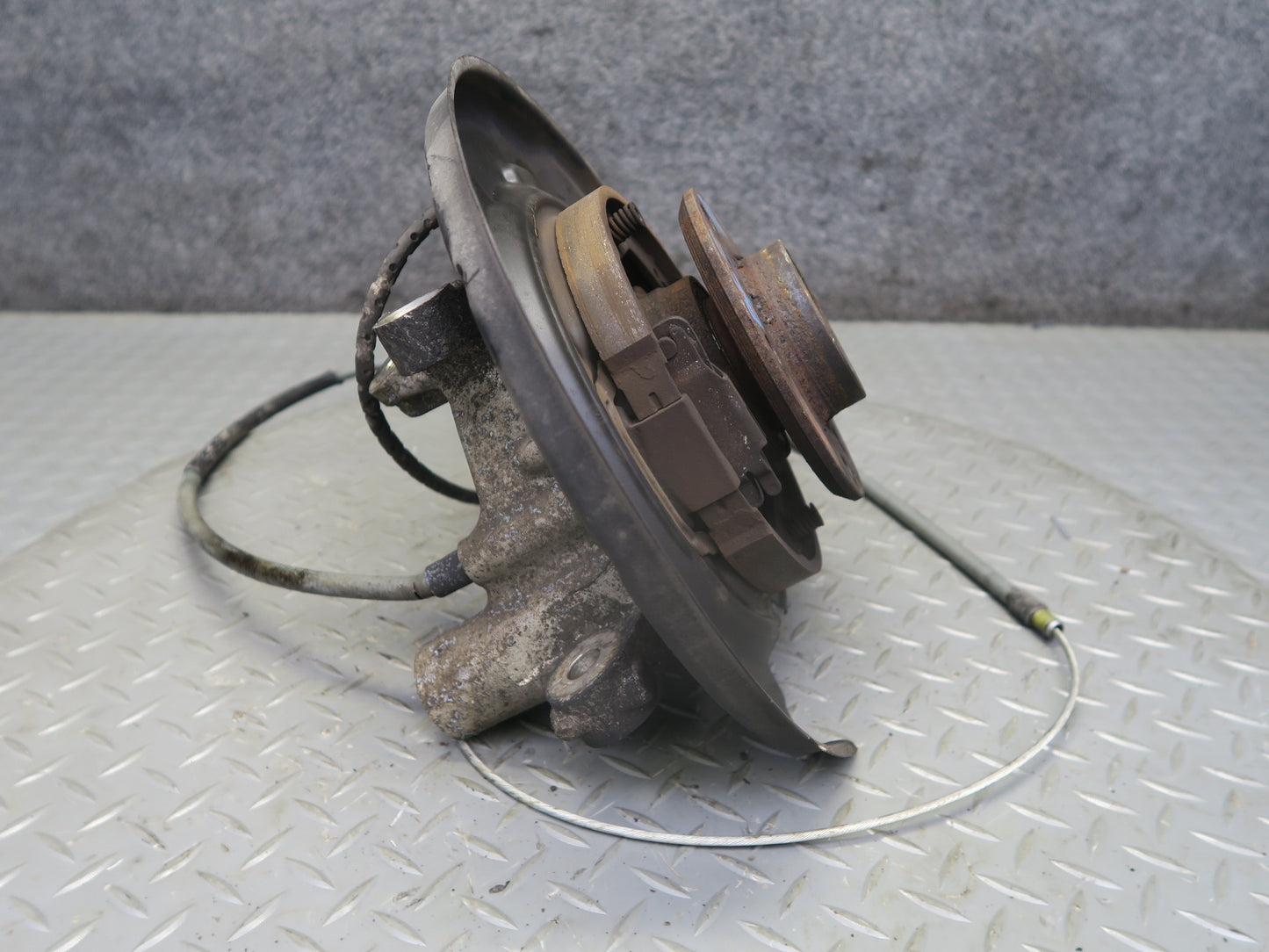 02-03 BMW E39 540ia Sedan RWD Rear Right Spindle Knuckle Wheel Hub Bearing OEM