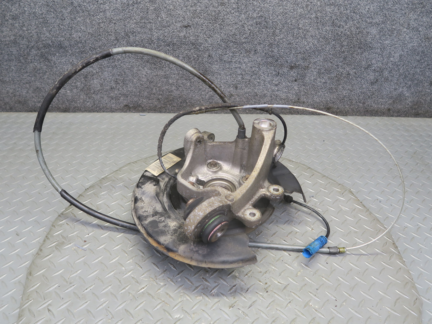 02-03 BMW E39 540ia Sedan RWD Rear Right Spindle Knuckle Wheel Hub Bearing OEM