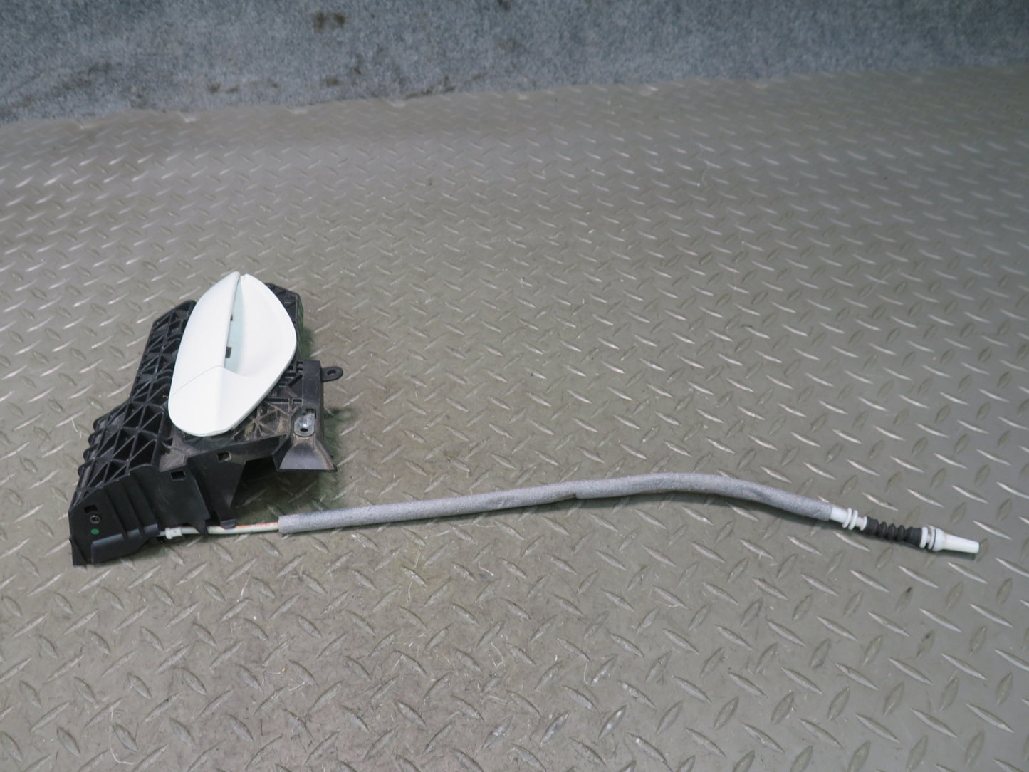 09-16 BMW E89 Z4 Right Passenger Door Exterior Handle White OEM